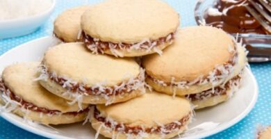 los mejores postres chilenos que debes probar alfajores