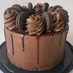 comprar torta con drip de chocolate a un buen precio, con oreo y crema de chocolate, tienda online de postres venezolanos en santiago de chile