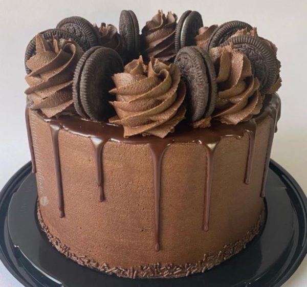 comprar torta con drip de chocolate a un buen precio, con oreo y crema de chocolate, tienda online de postres venezolanos en santiago de chile