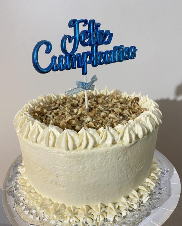 comprar torta decorada con nueces y mani con crema, tienda online de postres venezolanos en santiago de chile