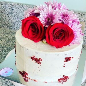 comprar torta red velvet con flores original, tienda online de postres venezolanos en santiago de chile