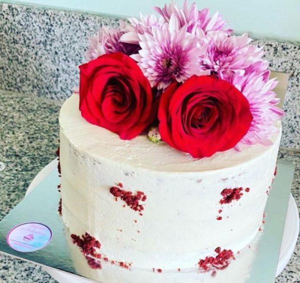 comprar torta red velvet con flores original, tienda online de postres venezolanos en santiago de chile