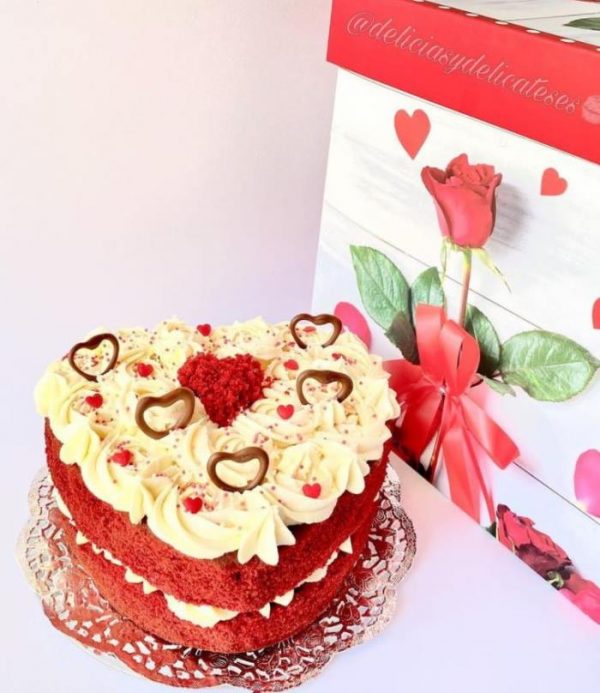 comprar torta red velvet decorada, tienda online de postres venezolanos en santiago de chile